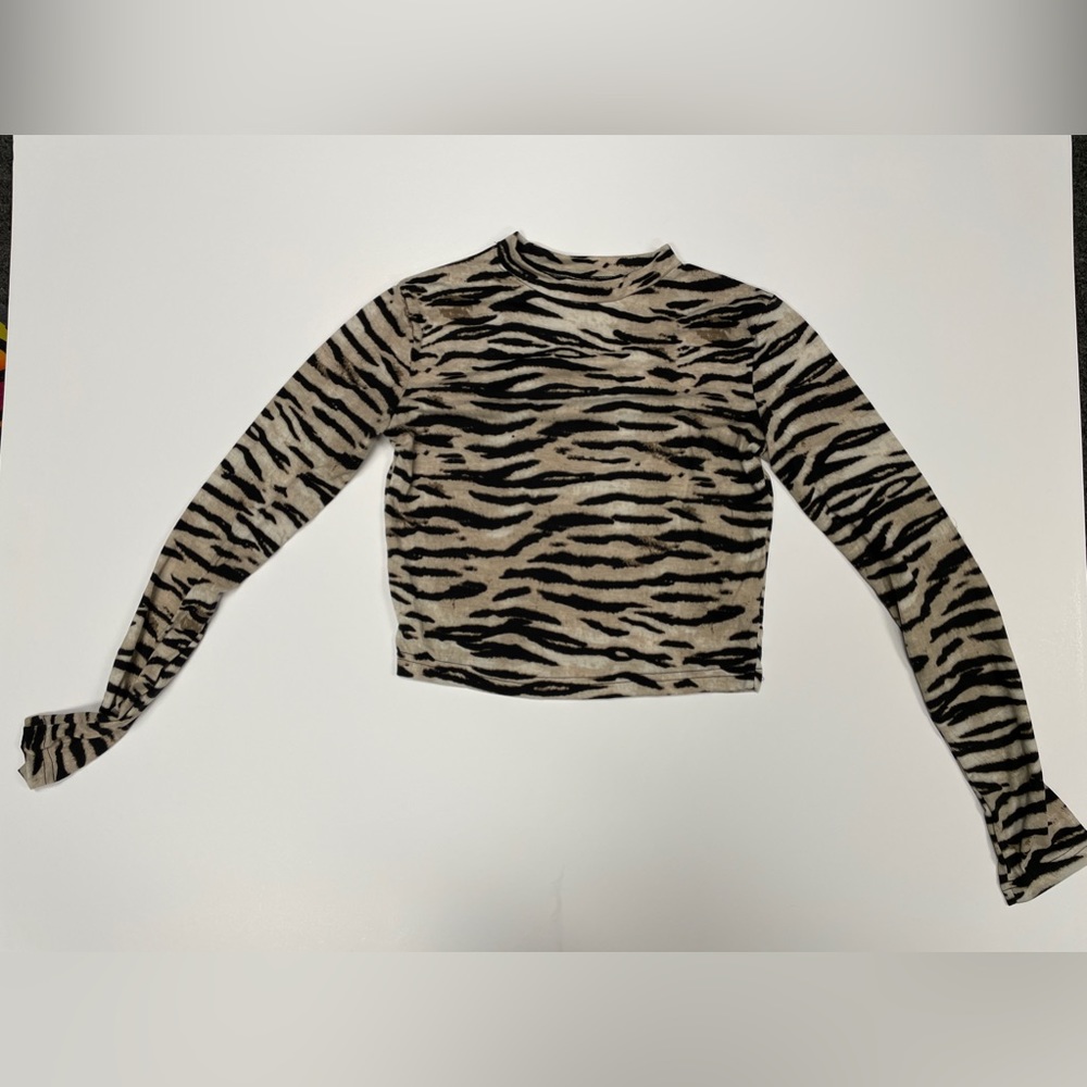 Animal print cute long sleeve crop top